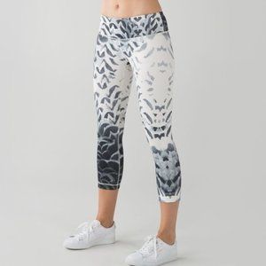 NWOT Lululemon Wunder Under Luon Crops Size 4